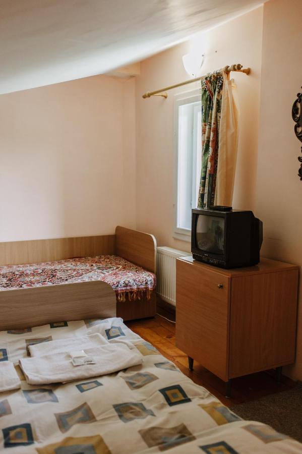 Mala Praha Otel Ujgorod Dış mekan fotoğraf
