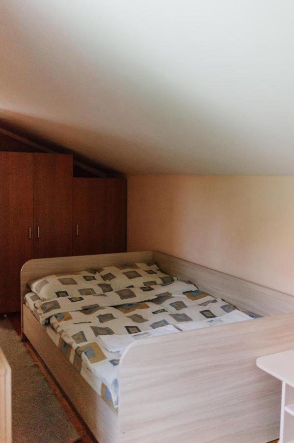 Mala Praha Otel Ujgorod Dış mekan fotoğraf