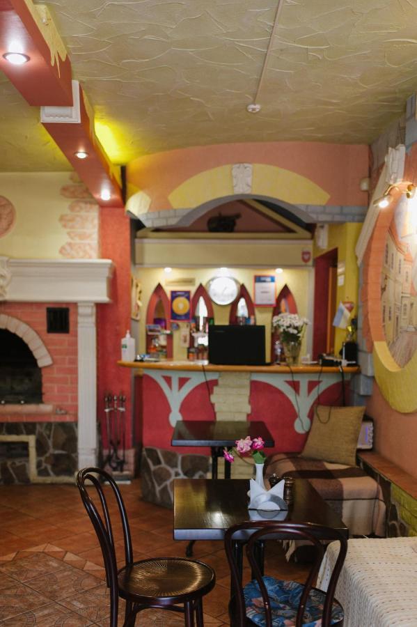 Mala Praha Otel Ujgorod Dış mekan fotoğraf