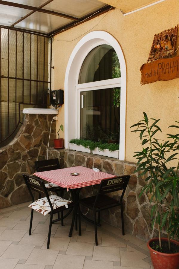Mala Praha Otel Ujgorod Dış mekan fotoğraf