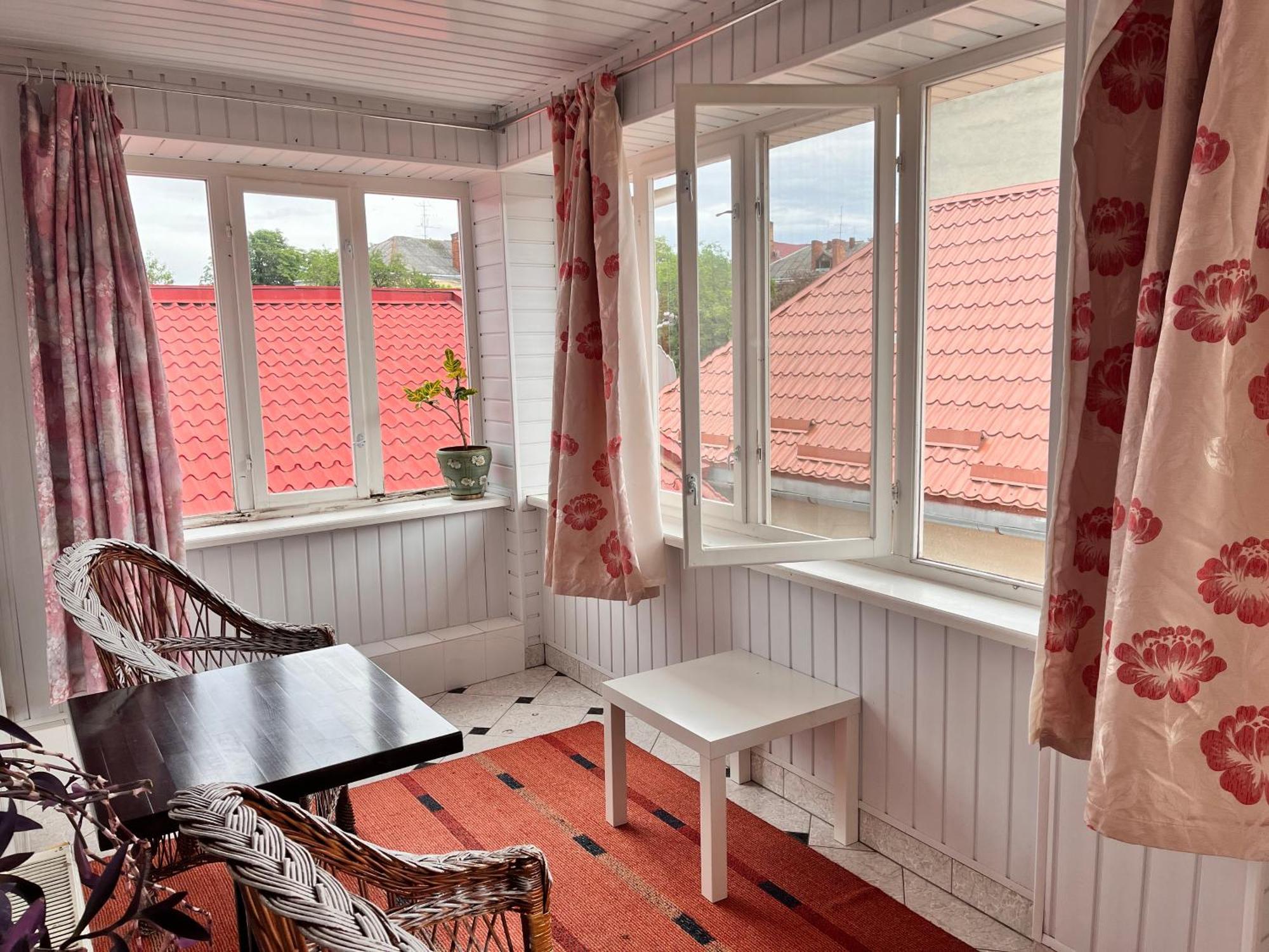 Mala Praha Otel Ujgorod Dış mekan fotoğraf