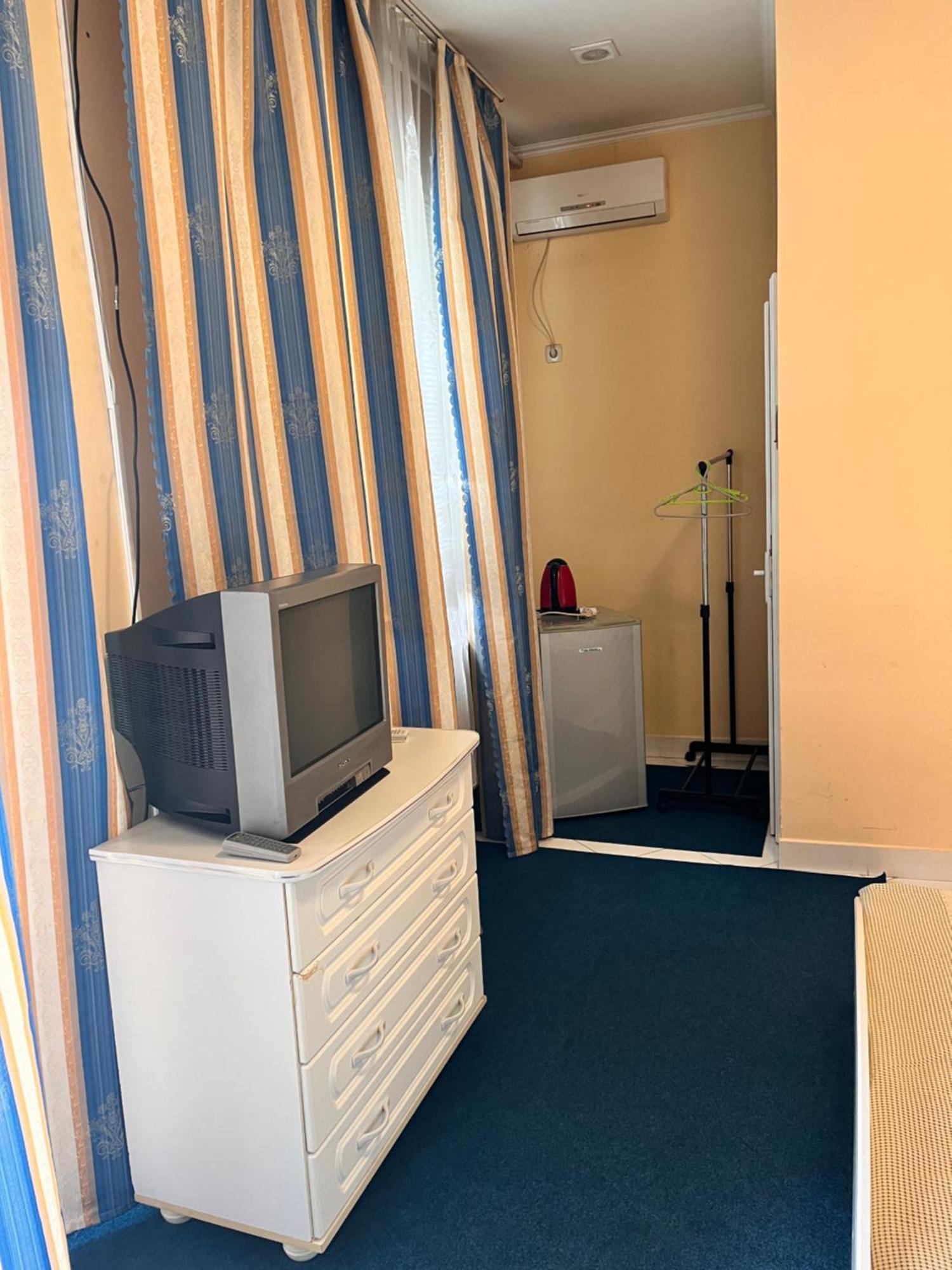 Mala Praha Otel Ujgorod Dış mekan fotoğraf