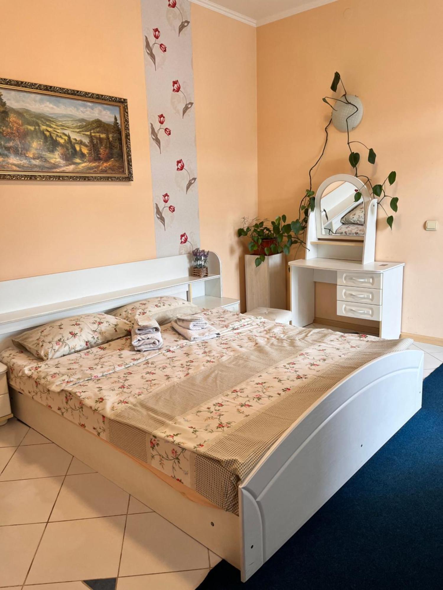 Mala Praha Otel Ujgorod Dış mekan fotoğraf