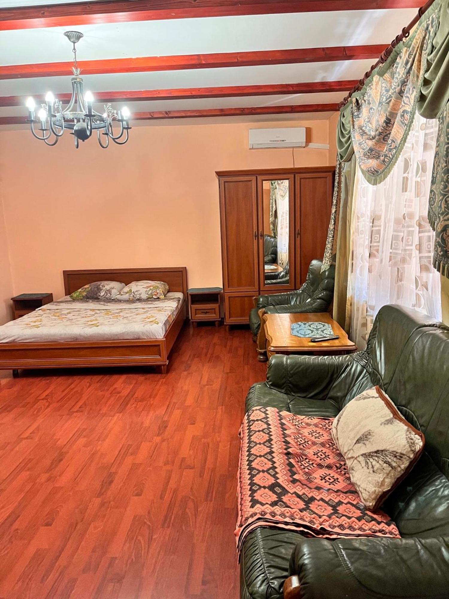 Mala Praha Otel Ujgorod Dış mekan fotoğraf